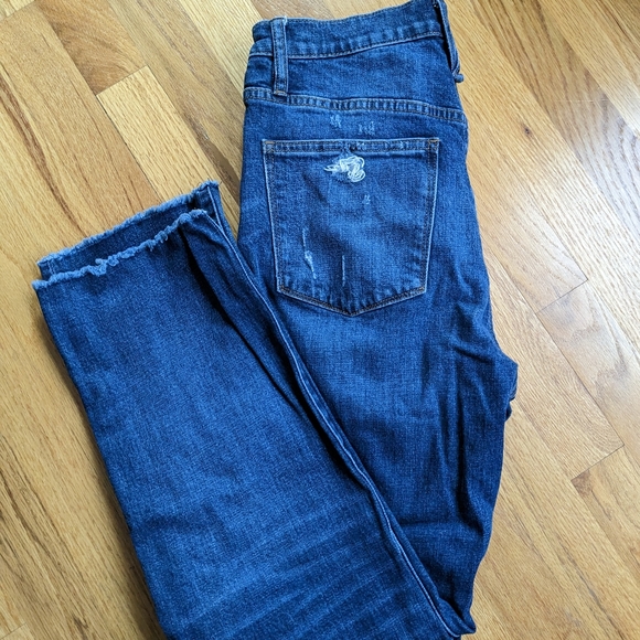 Point Sur Distressed Jeans - Picture 2 of 5